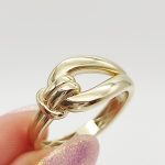 Sárga arany modern csomó gyűrű