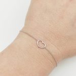 Fehér arany karlánc szív medállal