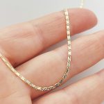 Sárga arany modern metszett nyaklánc