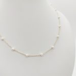 Sárga arany nyaklánc apró gyöngyökkel