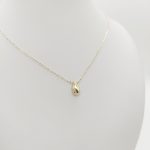 Sárga arany nyaklánc kis csepp medállal