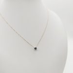 Sárga arany nyaklánc kék köves medállal