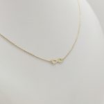 Sárga arany nyaklánc végtelen medállal