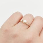 Sárga arany gyűrű gyönggyel és cirkóniával