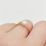 Sárga arany gyűrű gyönggyel és cirkóniával