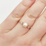 Sárga arany gyűrű gyönggyel és cirkóniával