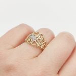 Sárga-fehér arany szívecskés gyűrű