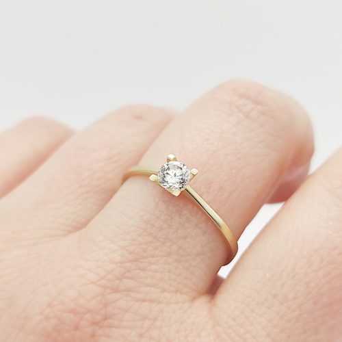 Sárga arany gyűrű cirkóniával