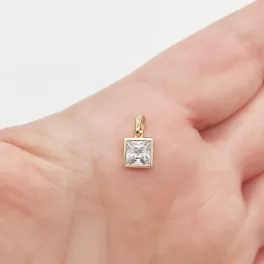 Sárga arany szögletes köves medál