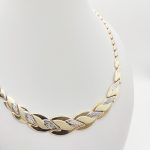 Sárga-fehér arany metszett nyakék