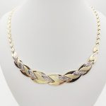 Sárga-fehér arany metszett nyakék