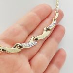 Sárga-fehér arany metszett nyakék