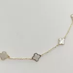 Sárga arany nyaklánc gyöngyház lóhere mintával