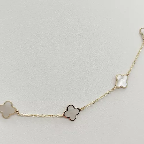 Sárga arany nyaklánc gyöngyház lóhere mintával