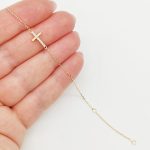 Sárga arany karlánc kereszt medállal