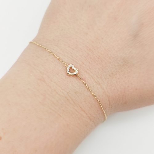 Sárga arany karlánc apró szív medállal