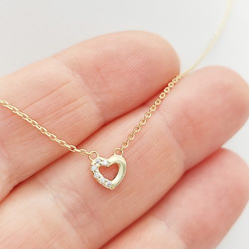 Sárga arany nyaklánc apró szív medállal