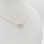 Sárga arany nyaklánc dupla karika medállal