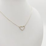 Sárga arany nyaklánc köves szív medállal