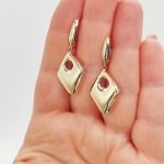 Sárga arany modern mutatós fülbevaló