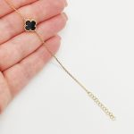 Sárga arany karlánc fekete lóhere medállal