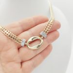 Sárga arany nyakék különleges medállal