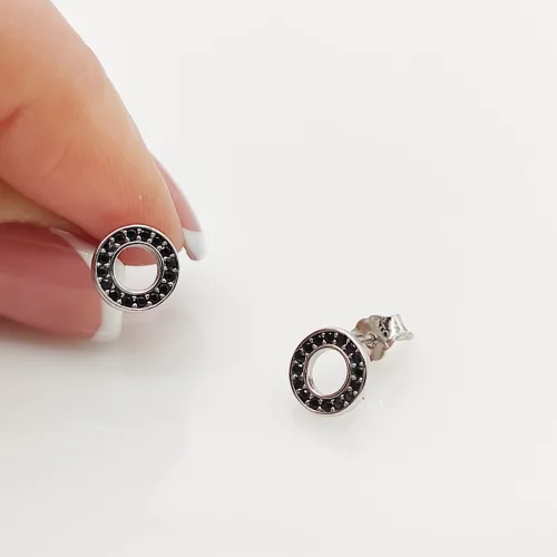 Fehér arany kerek fekete köves fülbevaló