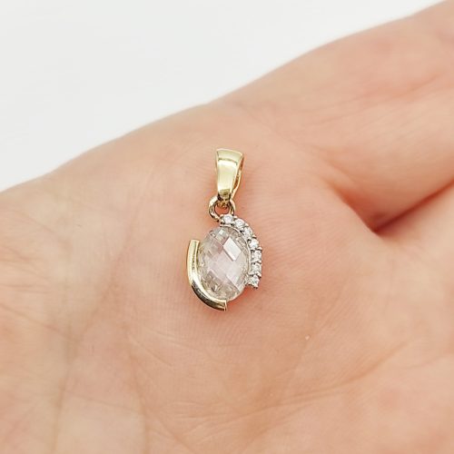 Sárga arany medál cirkóniával