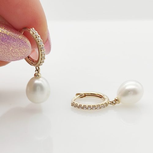 Sárga arany kis karika fülbevaló függő gyönggyel