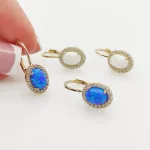 Sárga arany fülbevaló kék opállal és cirkóniákkal