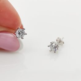 Fehér arany egy köves 6 karmos fülbevaló