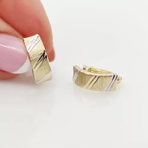 Sárga-fehér arany klasszikus metszett fülbevaló