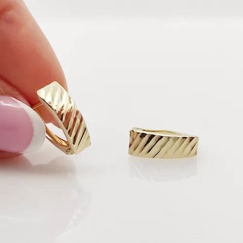 Sárga arany klasszikus metszett fülbevaló