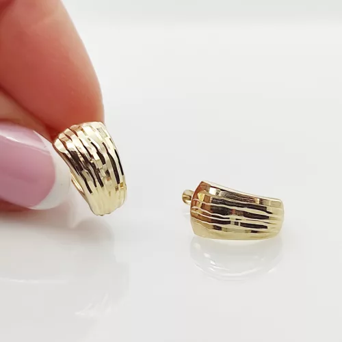 Sárga arany klasszikus metszett fülbevaló