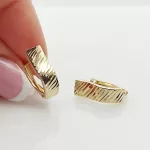 Sárga arany klasszikus metszett fülbevaló