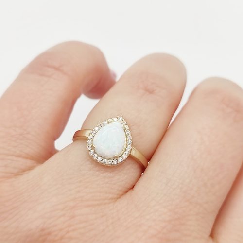 Sárga arany gyűrű fehér opállal