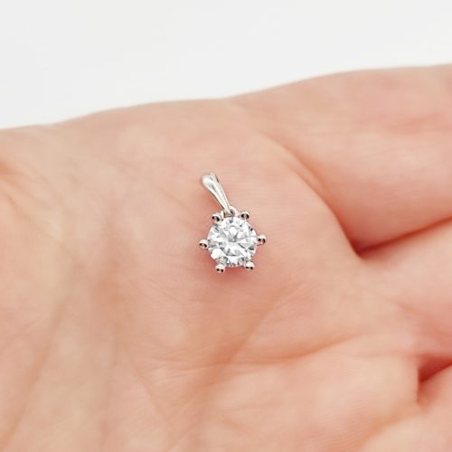 Fehér arany egy köves 6 karmos medál