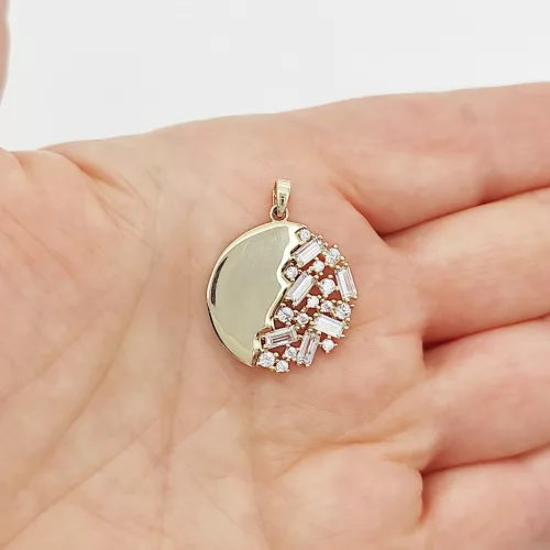 Sárga arany félig köves kör medál