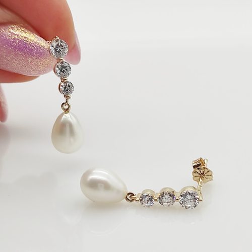 Sárga arany fülbevaló gyönggyel és cirkóniával