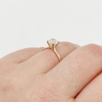 Sárga arany egy köves gyűrű