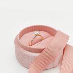 Sárga arany egy köves gyűrű