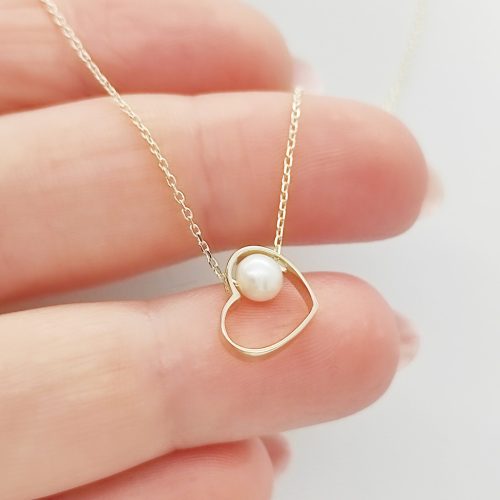 Sárga arany nyaklánc kis szívvelés gyönggyel