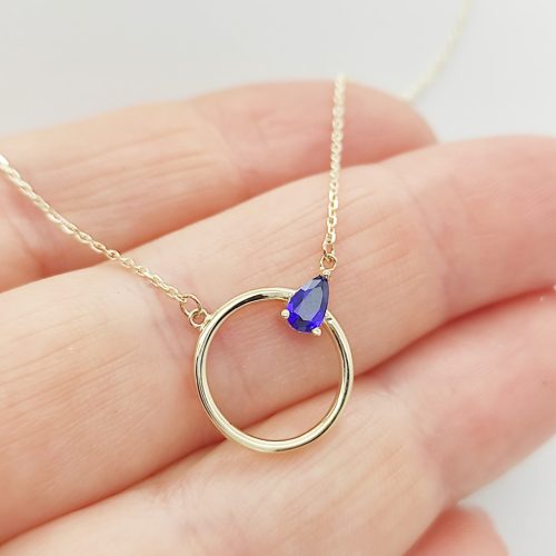 Sárga arany nyaklánc kék kővel