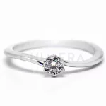 Trani arany eljegyzési gyűrű gyémánttal