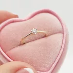 Sárga arany gyűrű gyémánttal