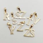 Arany "Y" betű medál