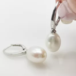 Fehér arany fülbevaló nagy méretű édesvízi gyönggyel