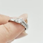 Fehér arany gyűrű cirkóniákkal