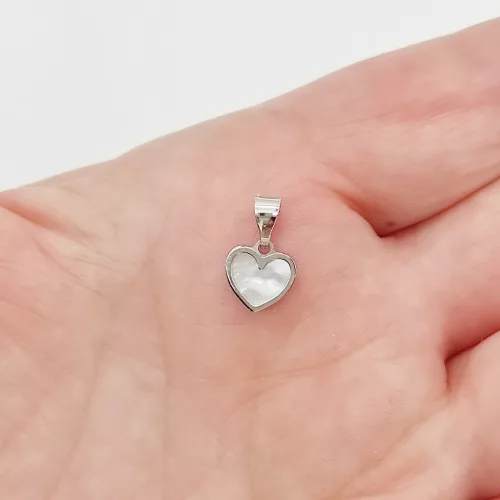 Fehér arany szív medál gyöngyházzal