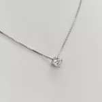 Fehér arany egy köves nyaklánc